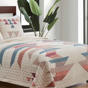 New Pendleton Palm Canyon Quilted Set. Twin